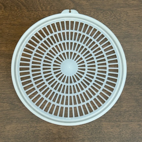 TUPPERWARE 7 3/8" CRYSTALWAVE MICROWAVE STEAMER STRAINER WITH STRAINER LID - Picture 7 of 7